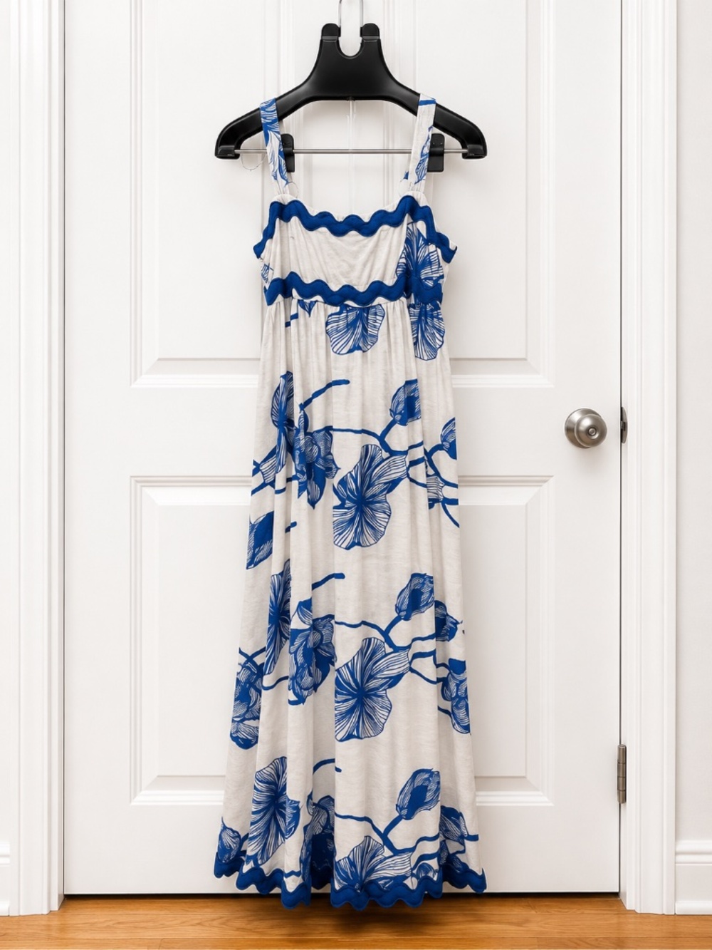 White Closet Elements Blue & White Floral Ric Rac Maxi Dress | Large